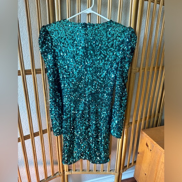 Lulus XS Sequin Dress - Picture 3 of 4